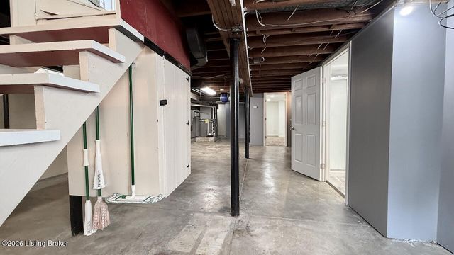 2428 Bradley Ave, Louisville, KY 40217