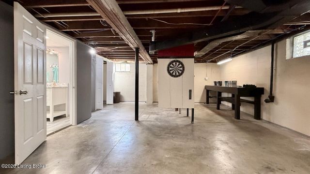 2428 Bradley Ave, Louisville, KY 40217