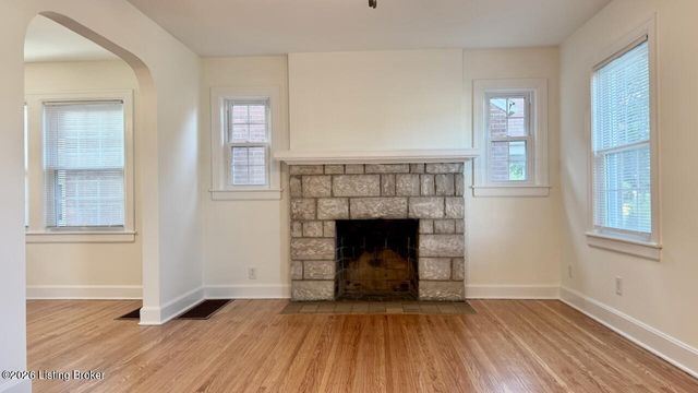 2428 Bradley Ave, Louisville, KY 40217