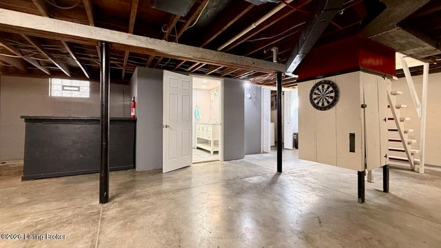 2428 Bradley Ave, Louisville, KY 40217