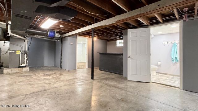 2428 Bradley Ave, Louisville, KY 40217