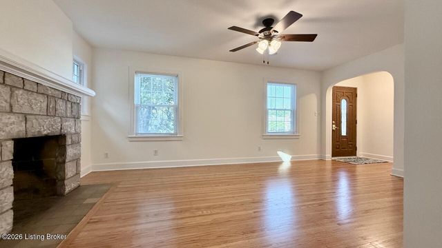 2428 Bradley Ave, Louisville, KY 40217