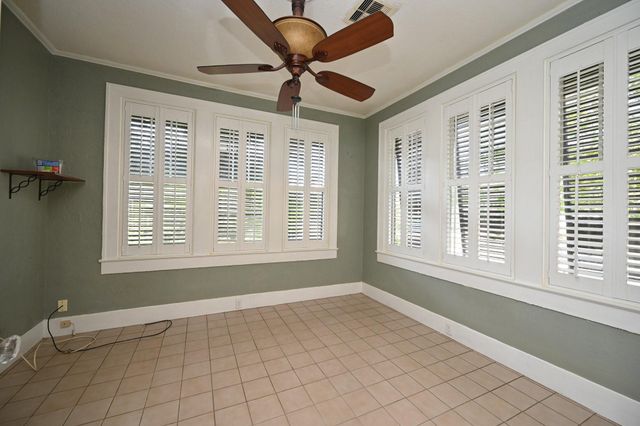 4627 Woodrow Avenue, Galveston, TX 77551