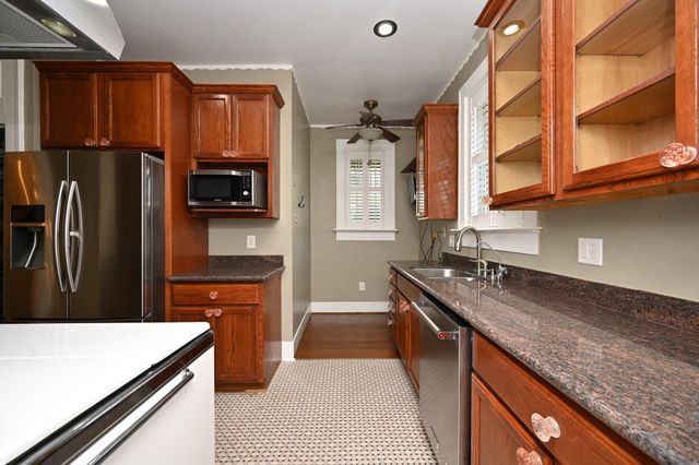 4627 Woodrow Avenue, Galveston, TX 77551