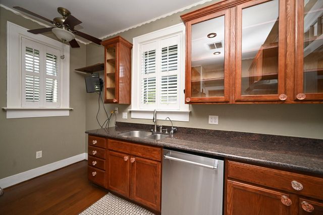 4627 Woodrow Avenue, Galveston, TX 77551