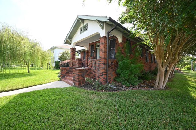 4627 Woodrow Avenue, Galveston, TX 77551