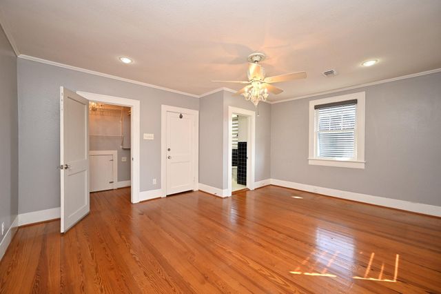 4627 Woodrow Avenue, Galveston, TX 77551