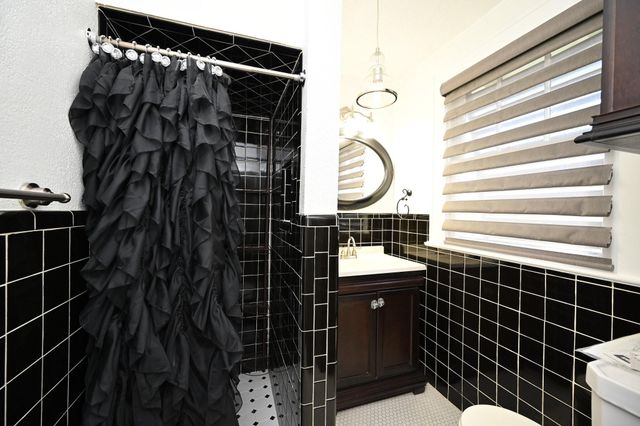 4627 Woodrow Avenue, Galveston, TX 77551