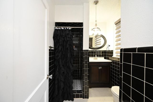 4627 Woodrow Avenue, Galveston, TX 77551