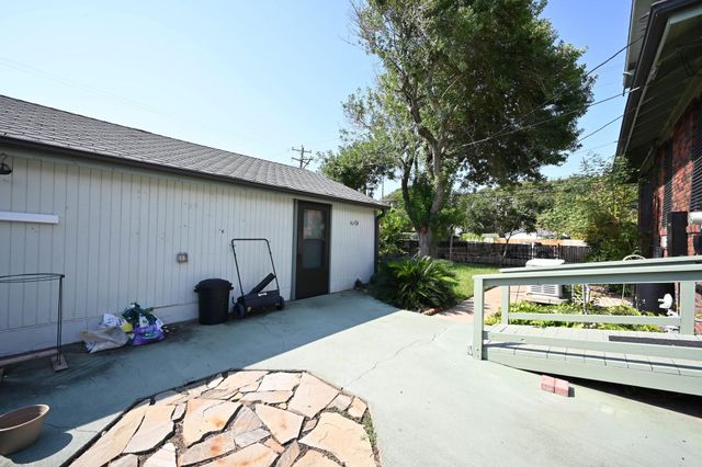 4627 Woodrow Avenue, Galveston, TX 77551