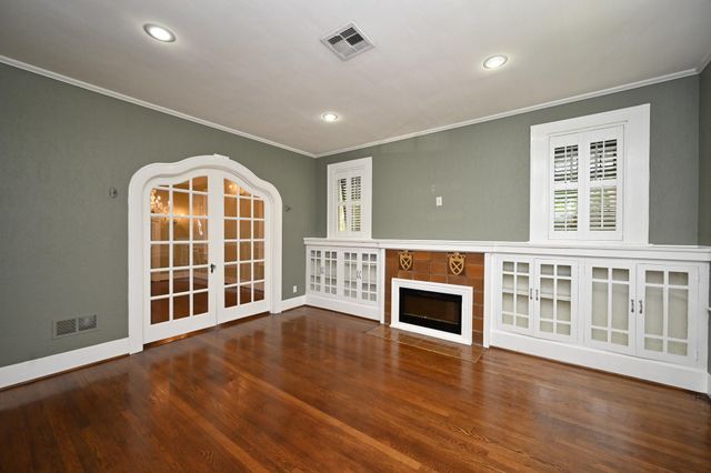 4627 Woodrow Avenue, Galveston, TX 77551