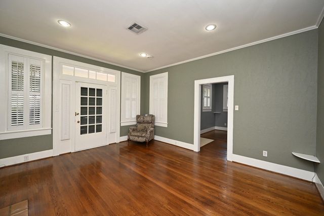 4627 Woodrow Avenue, Galveston, TX 77551