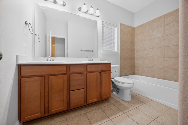 917 Sundrop Drive, Little Elm, TX 75068