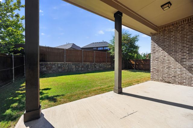 917 Sundrop Drive, Little Elm, TX 75068