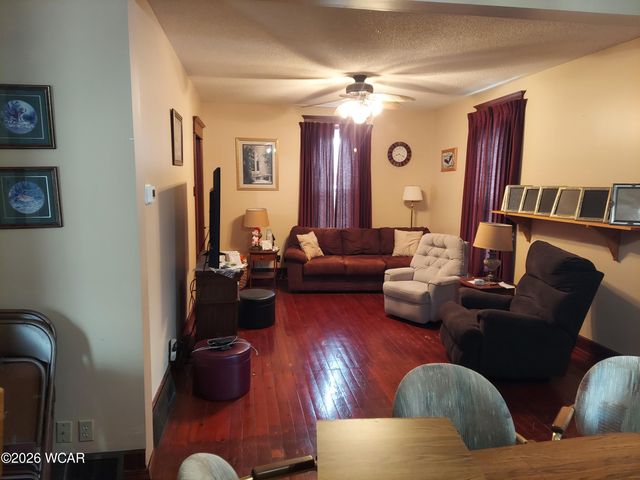 8 S Seltzer Street, Wapakoneta, OH 45895