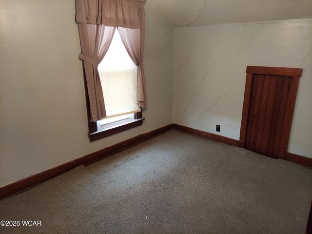 8 S Seltzer Street, Wapakoneta, OH 45895