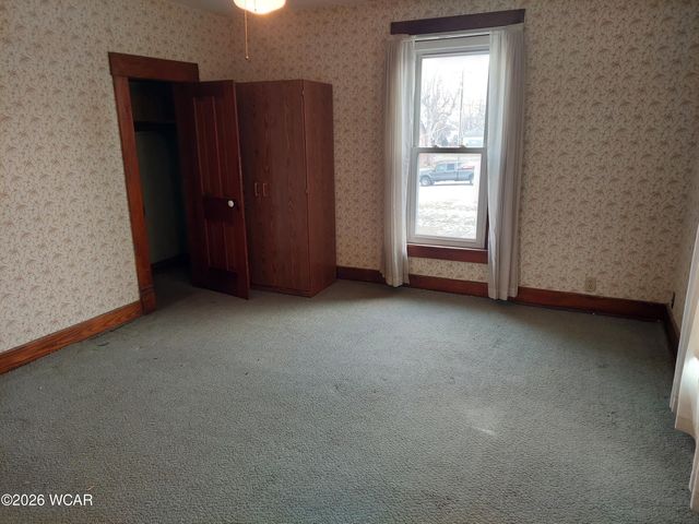 8 S Seltzer Street, Wapakoneta, OH 45895