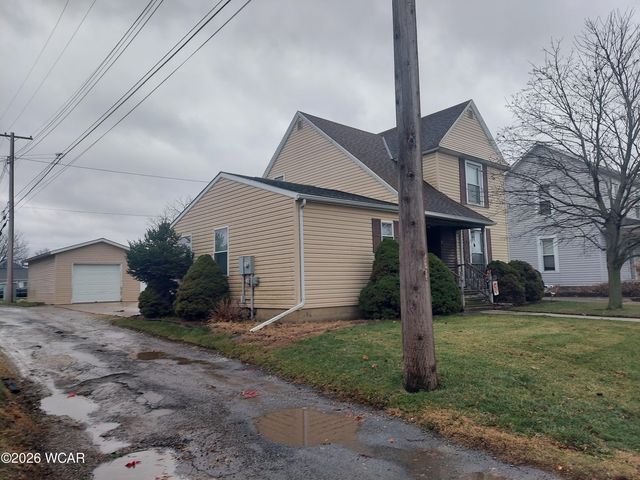 8 S Seltzer Street, Wapakoneta, OH 45895