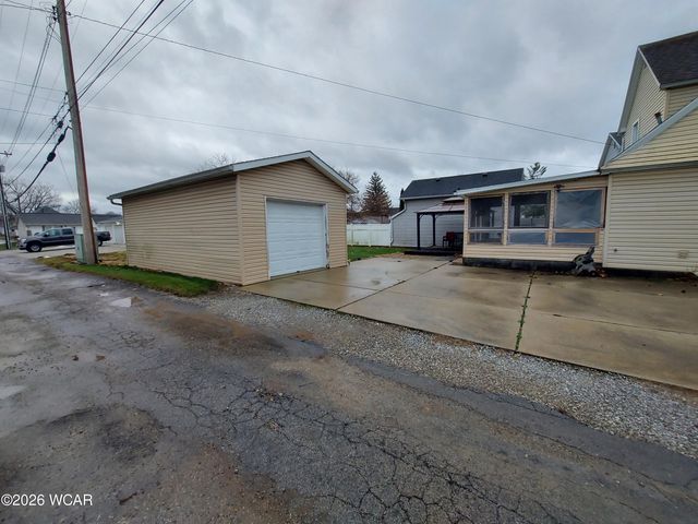 8 S Seltzer Street, Wapakoneta, OH 45895