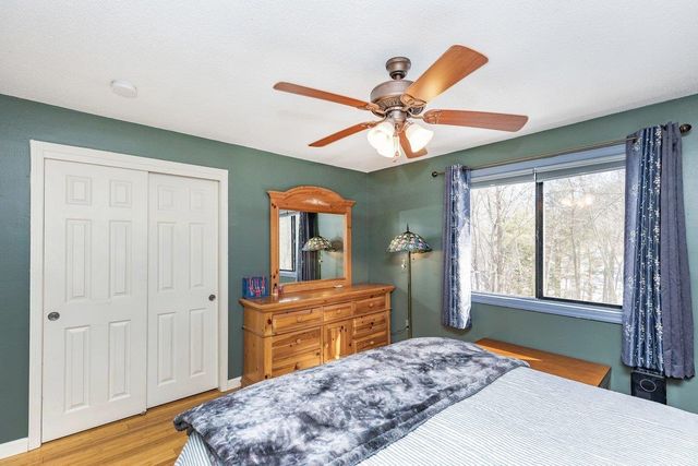 10 Richard Court, Raymond, NH 03077