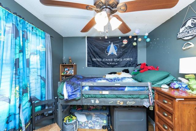 10 Richard Court, Raymond, NH 03077