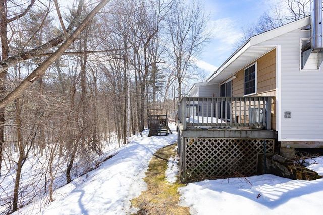 10 Richard Court, Raymond, NH 03077