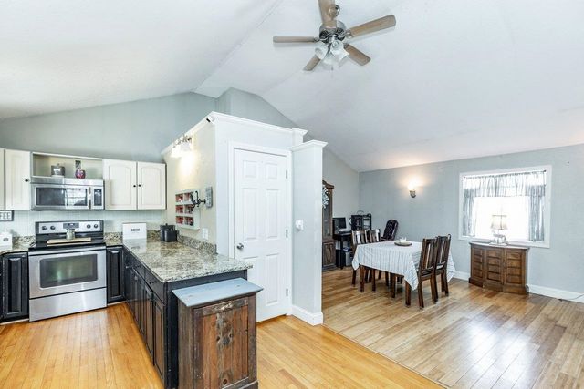 10 Richard Court, Raymond, NH 03077