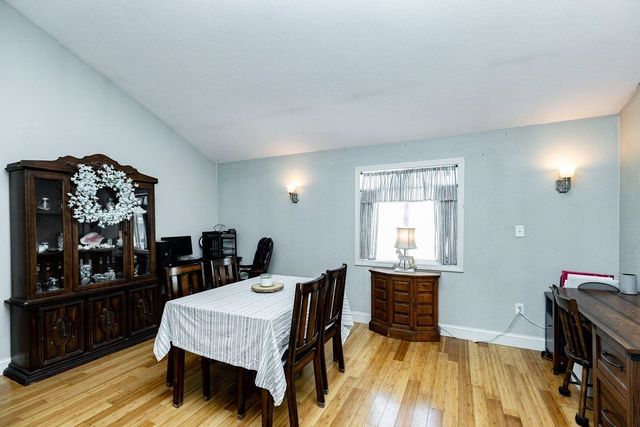 10 Richard Court, Raymond, NH 03077