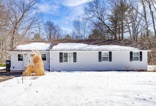 10 Richard Court, Raymond, NH 03077