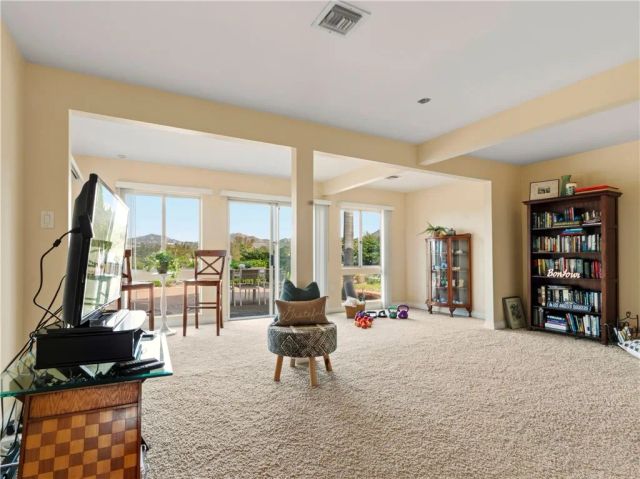 16445 Roca Drive, San Diego, CA 92128