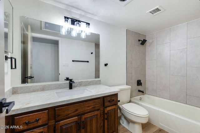 7101 N Perryville Road, Waddell, AZ 85355