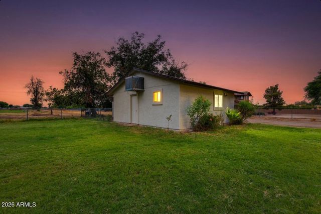 7101 N Perryville Road, Waddell, AZ 85355