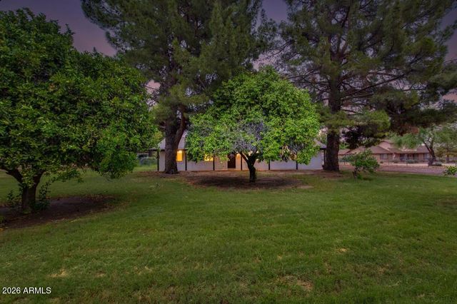 7101 N Perryville Road, Waddell, AZ 85355