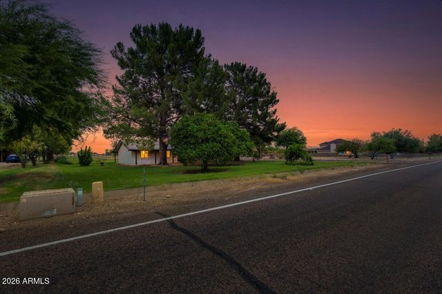 7101 N Perryville Road, Waddell, AZ 85355