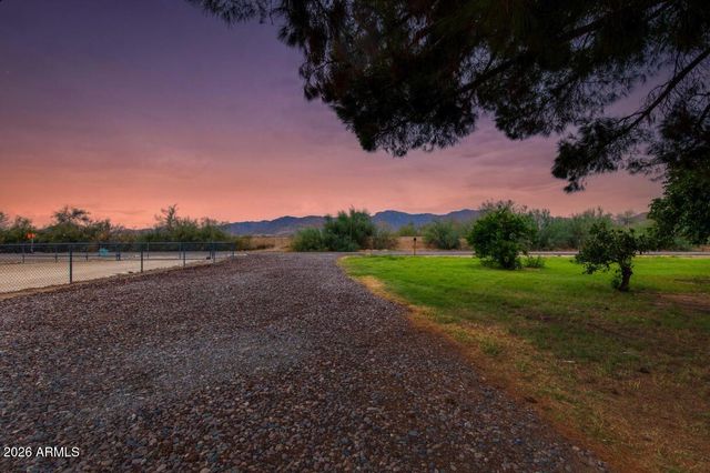 7101 N Perryville Road, Waddell, AZ 85355