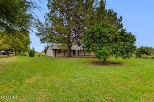 7101 N Perryville Road, Waddell, AZ 85355