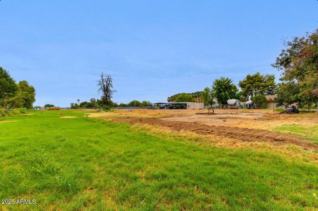 7101 N Perryville Road, Waddell, AZ 85355
