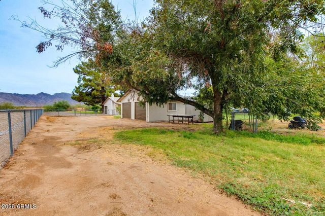 7101 N Perryville Road, Waddell, AZ 85355
