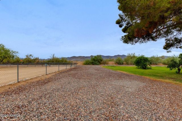 7101 N Perryville Road, Waddell, AZ 85355