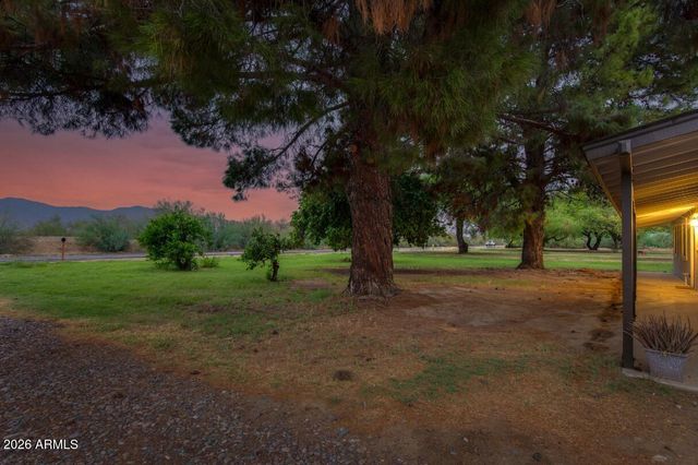 7101 N Perryville Road, Waddell, AZ 85355