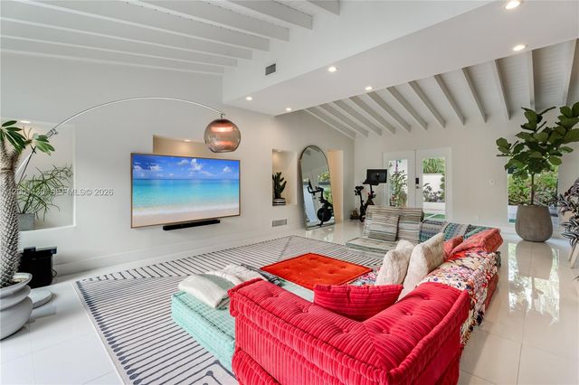 7501 W Adventure Ave, North Bay Village, FL 33141