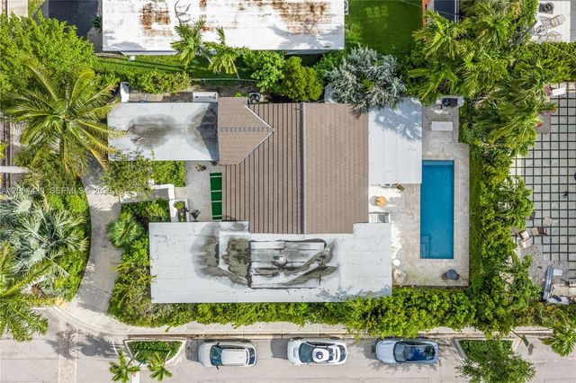 7501 W Adventure Ave, North Bay Village, FL 33141