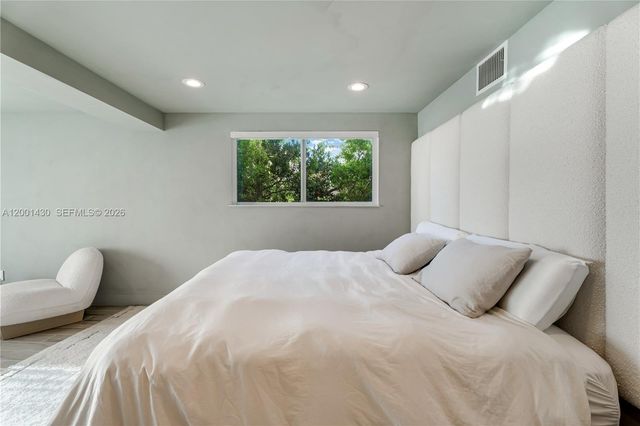 7501 W Adventure Ave, North Bay Village, FL 33141