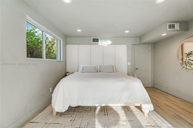 7501 W Adventure Ave, North Bay Village, FL 33141