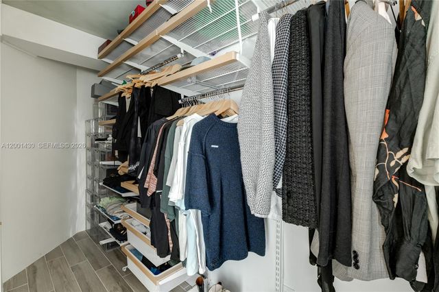 7501 W Adventure Ave, North Bay Village, FL 33141