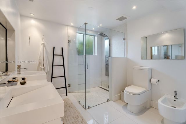 7501 W Adventure Ave, North Bay Village, FL 33141