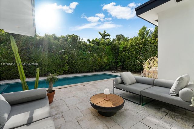 7501 W Adventure Ave, North Bay Village, FL 33141