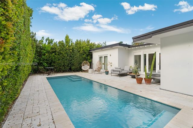 7501 W Adventure Ave, North Bay Village, FL 33141