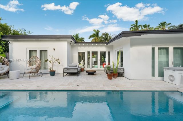 7501 W Adventure Ave, North Bay Village, FL 33141