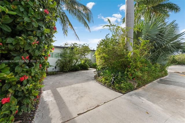 7501 W Adventure Ave, North Bay Village, FL 33141